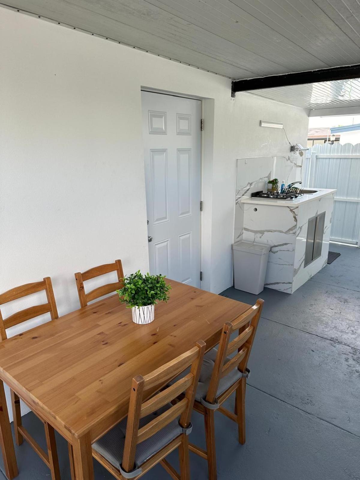 Adrien Guest Studio Miami Gardens Exterior photo
