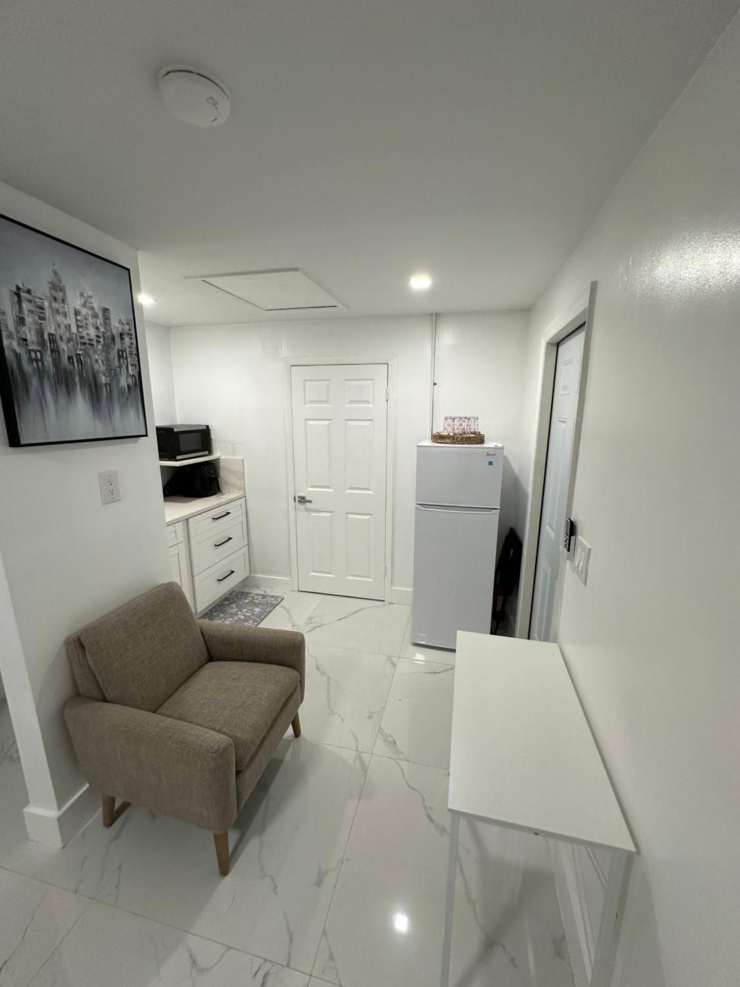 Adrien Guest Studio Miami Gardens Exterior photo